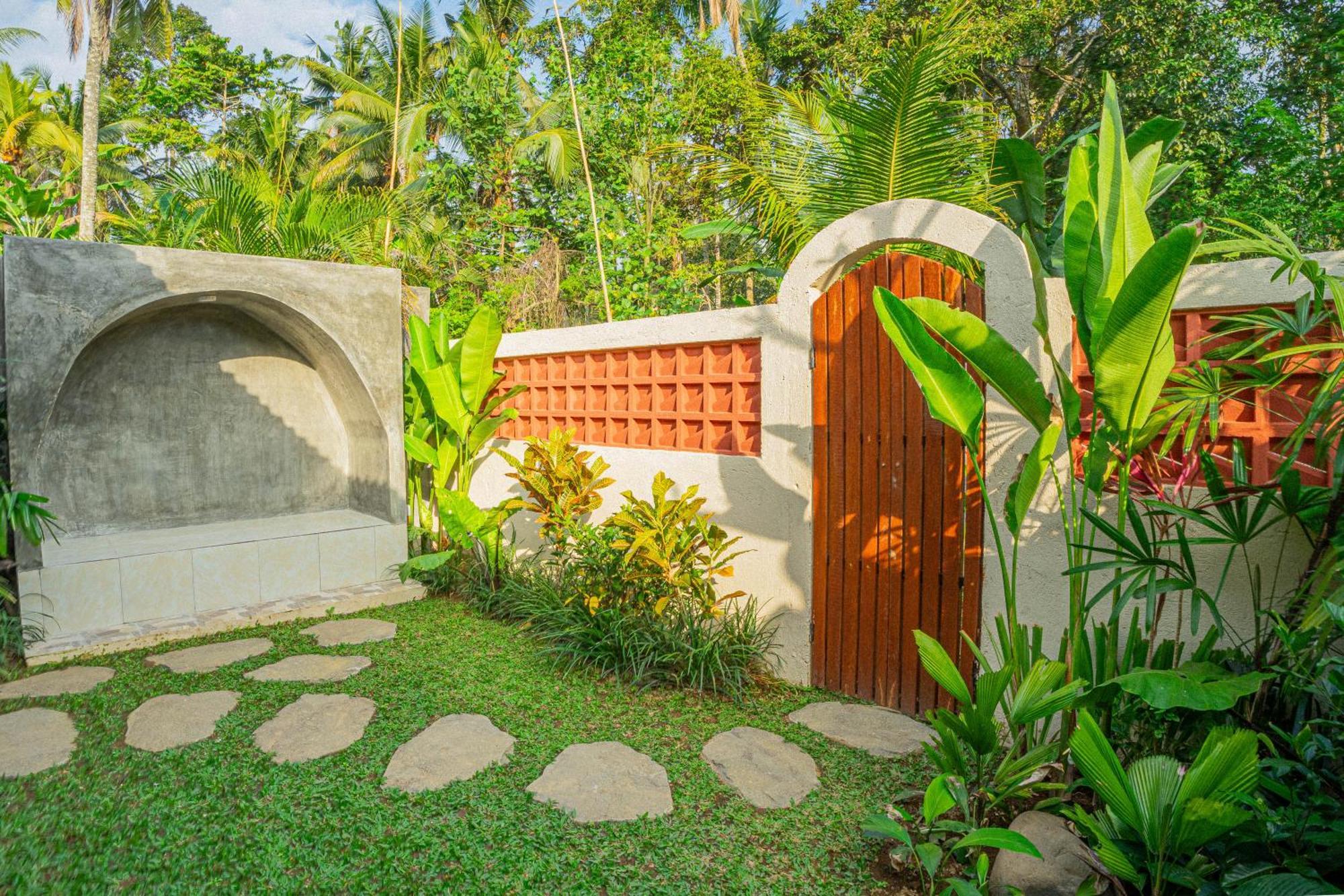 Puri Kurnia Ayu Hotel Ubud  Exterior photo